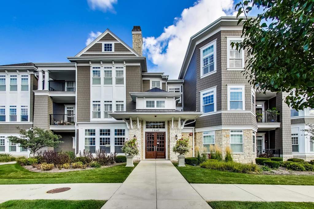 Property photo of 7 E Kennedy Lane #203 in Hinsdale, Illinois