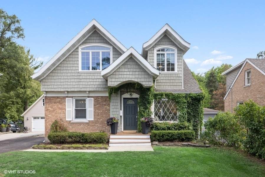 Property photo of 360 55th Street in Clarendon Hills, Illinois