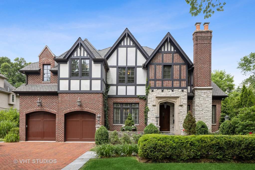 Property photo of 918 S Vine Street in Hinsdale, Illinois