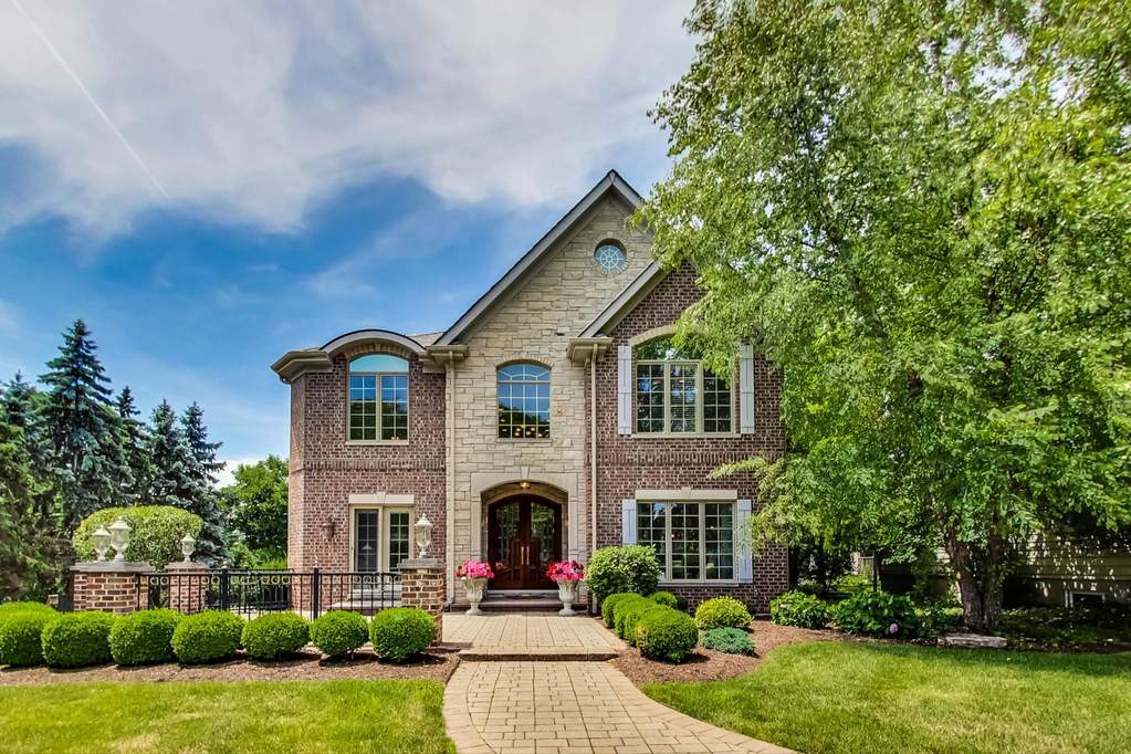 Property photo of 5626 S Elm Street in Hinsdale, Illinois