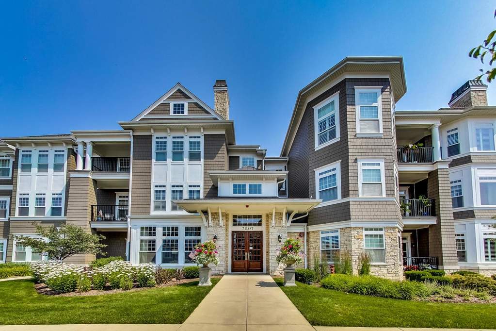 Property photo of 7 E Kennedy Lane #306 in Hinsdale, Illinois