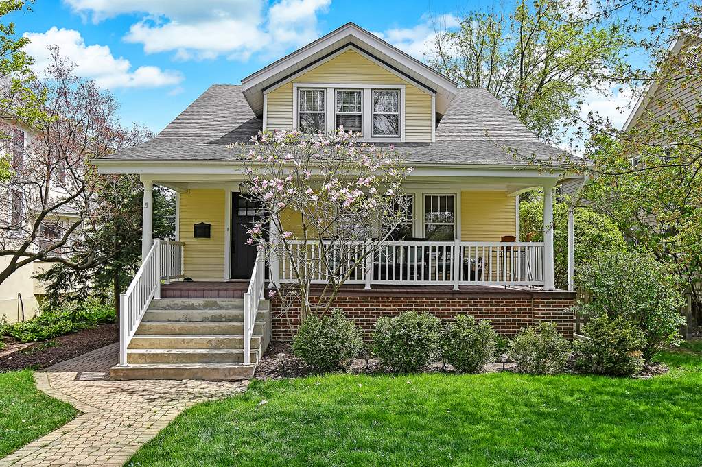 Property photo of 5 S Monroe Street in Hinsdale, Illinois