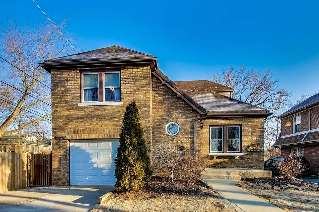 Property photo of 1718 W 94th Street in Chicago, Illinois