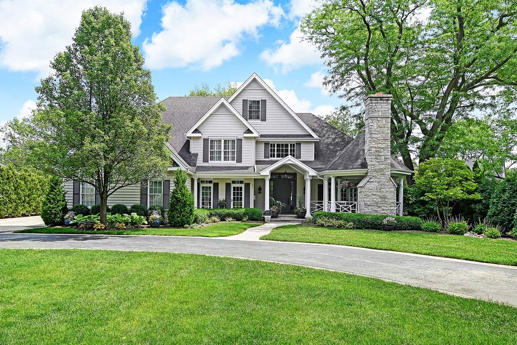 Property photo of 809 Wilson Lane in Hinsdale, Illinois