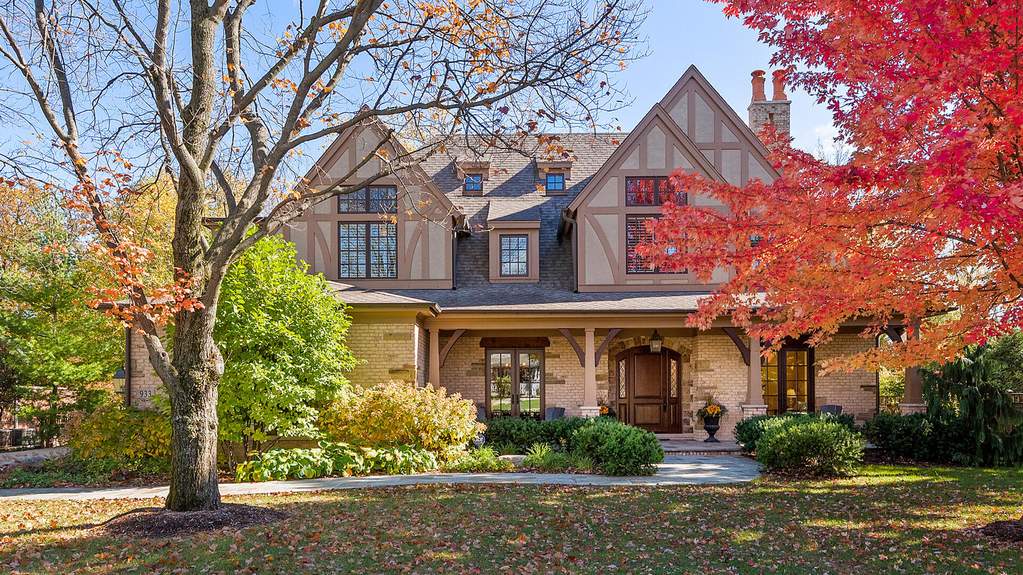 Luxury architectural estate sold