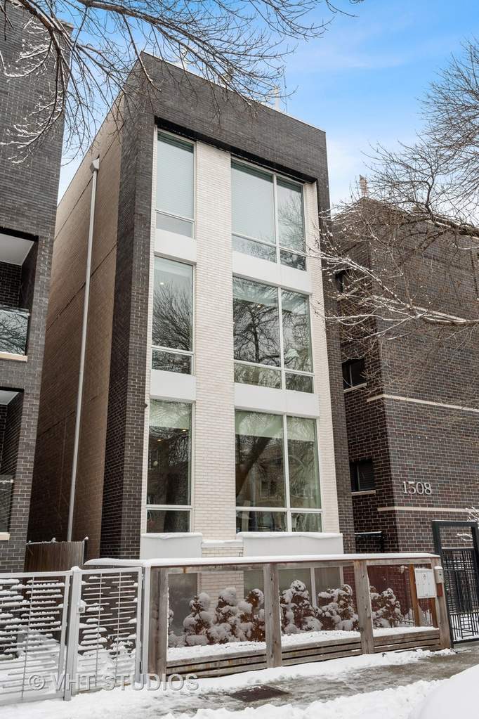 Property photo of 1512 W Huron Street #2 in Chicago, Illinois