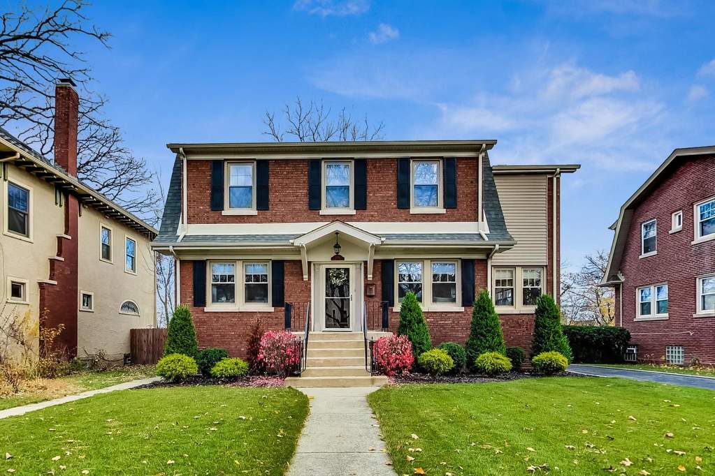 Property photo of 9333 S Longwood Drive in Chicago, Illinois