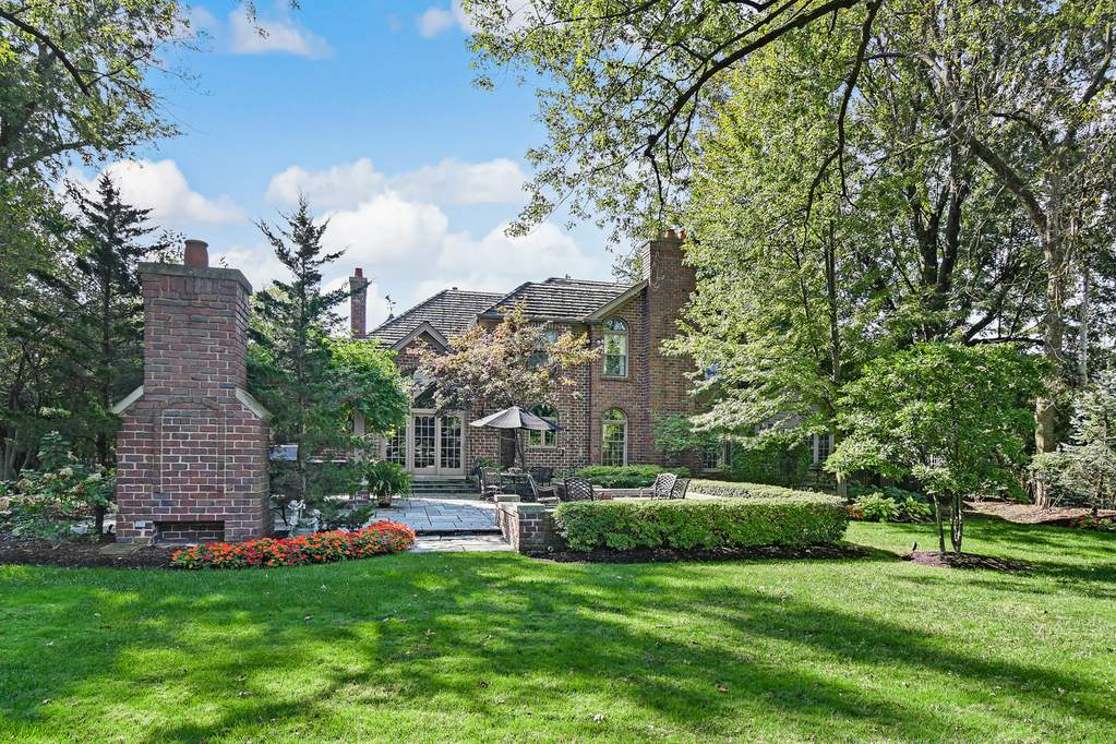 Property photo of 421 E 9th Street in Hinsdale, Illinois