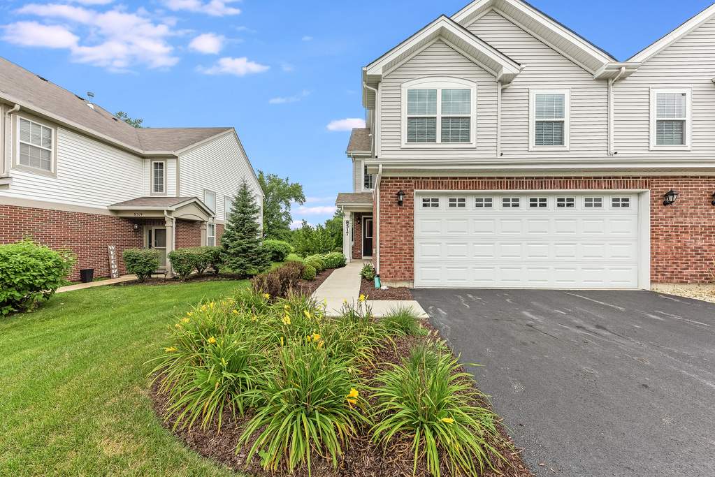 Property photo of 8517 Foxborough Way in Joliet, Illinois