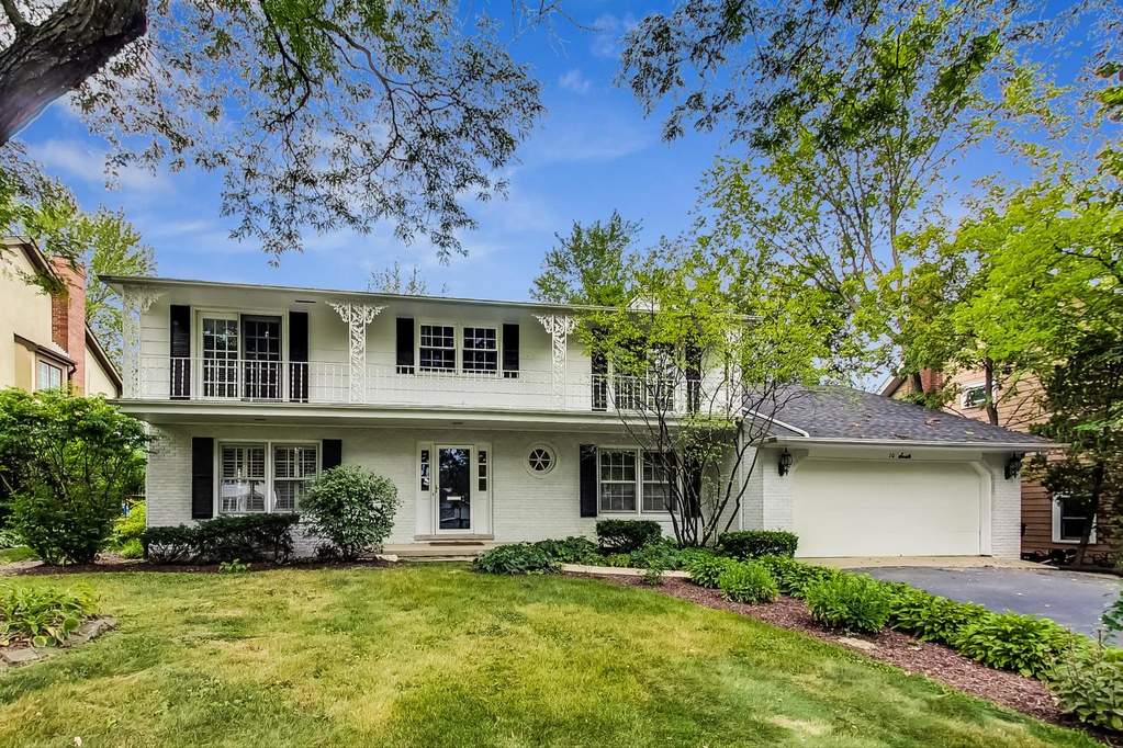 Property photo of 10 S Stough Street in Hinsdale, Illinois