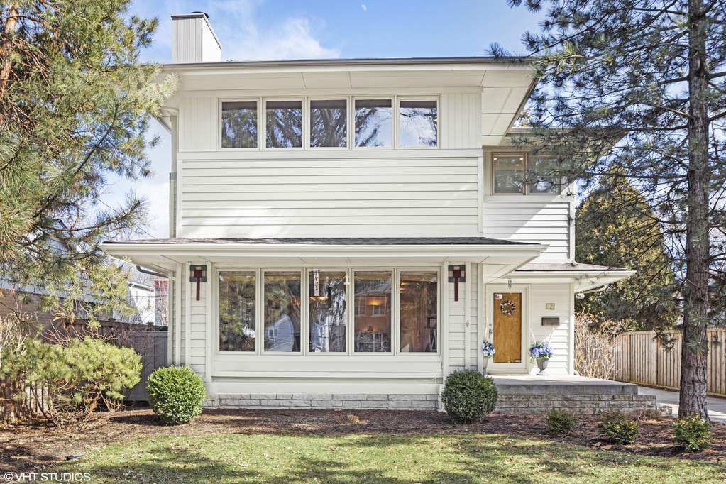 Property photo of 413 Justina Street in Hinsdale, Illinois