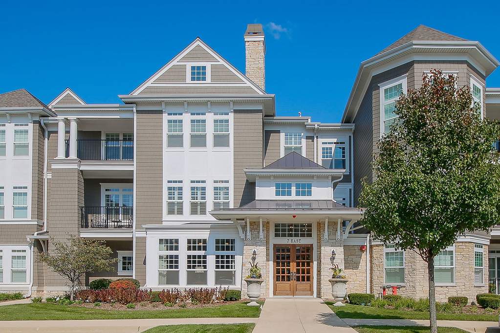 Property photo of 7 E Kennedy Lane #205 in Hinsdale, Illinois