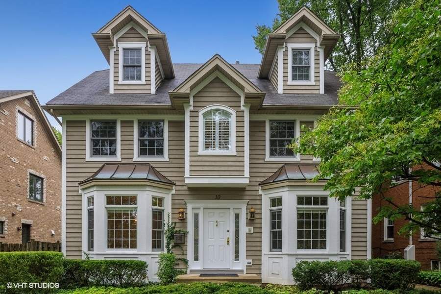 Property photo of 10 S Thurlow Street in Hinsdale, Illinois