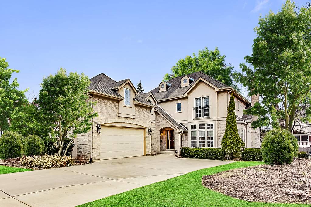 Property photo of 239 S Monroe Street in Hinsdale, Illinois