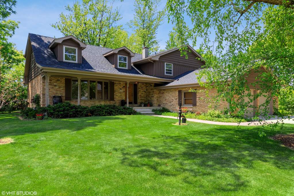 Property photo of 6910 Webster Street in Downers Grove, Illinois