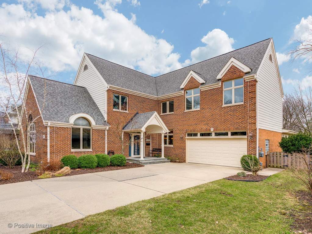 Property photo of 401 53rd Street in Western Springs, Illinois