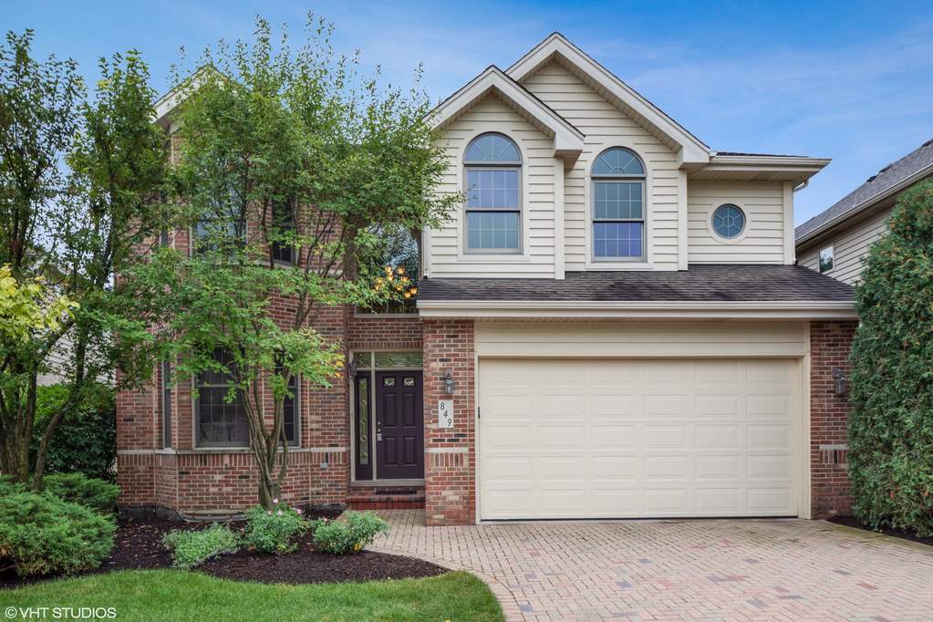 Property photo of 849 Breton Lakes Drive in Willowbrook, Illinois