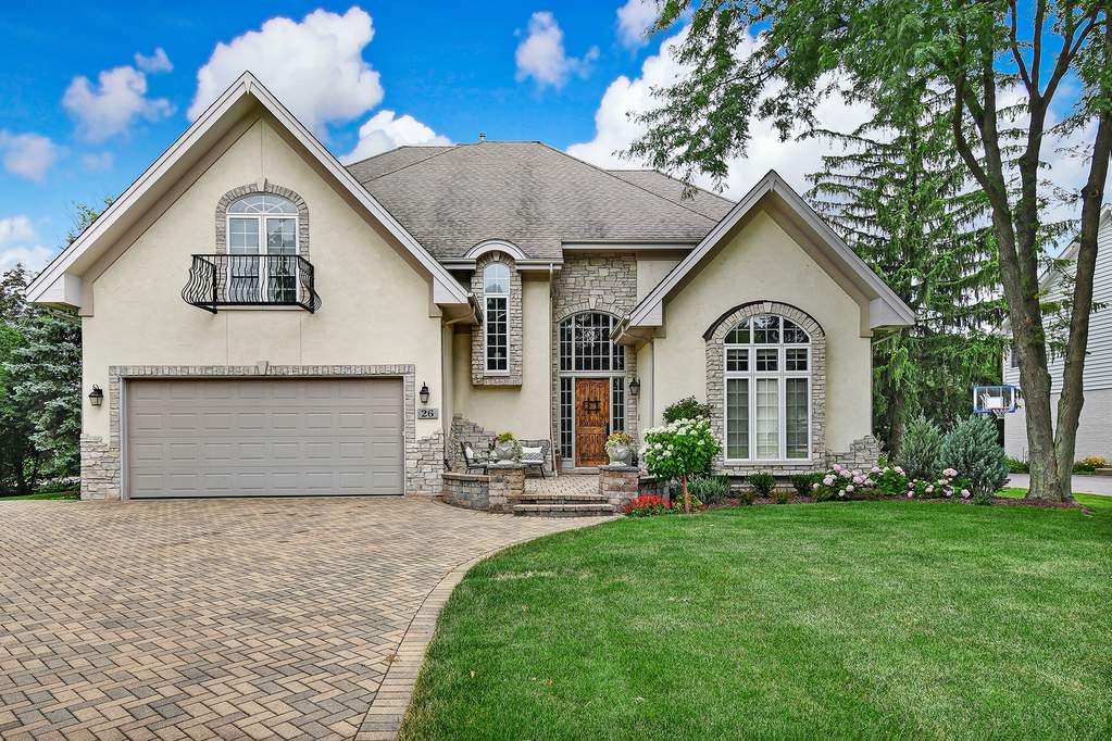 Property photo of 26 Ridgefield Lane in Burr Ridge, Illinois