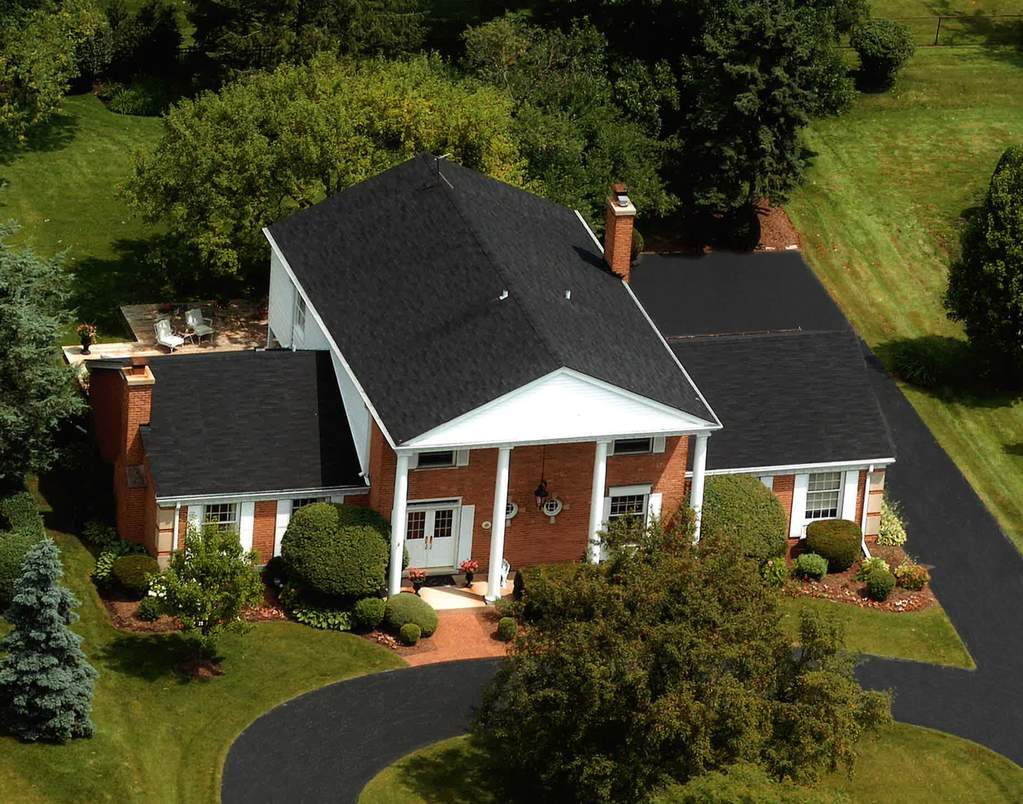 Property photo of 119 Stirrup Lane in Burr Ridge, Illinois