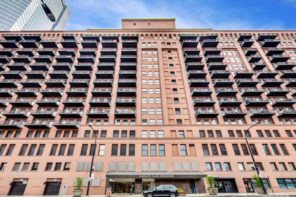 Property photo of 165 N Canal Street #618 in Chicago, Illinois