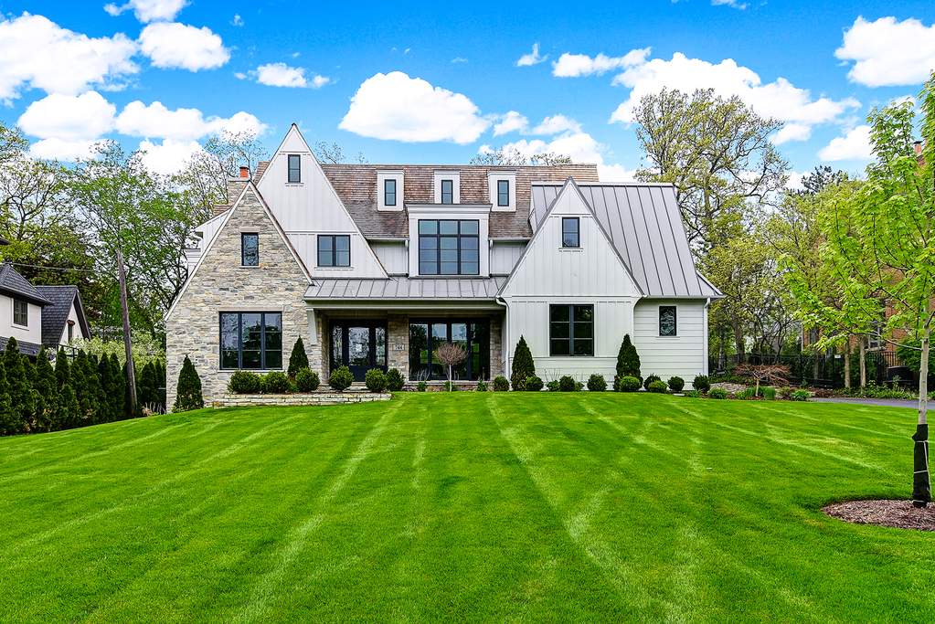 Property photo of 744 Wilson Lane in HINSDALE, Illinois