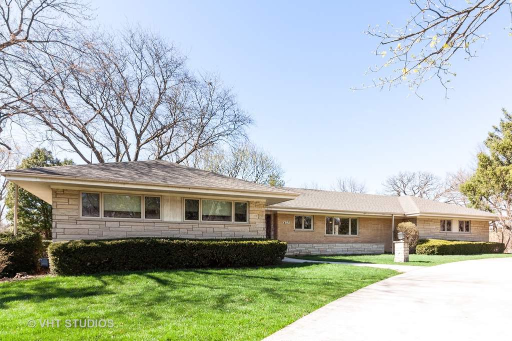 Property photo of 402 Warren Terrace in HINSDALE, Illinois
