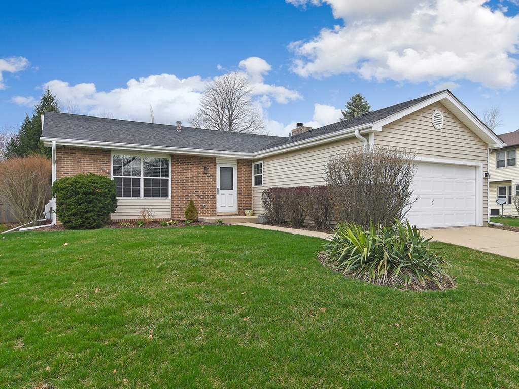 Property photo of 1002 Longford Drive in WESTMONT, Illinois