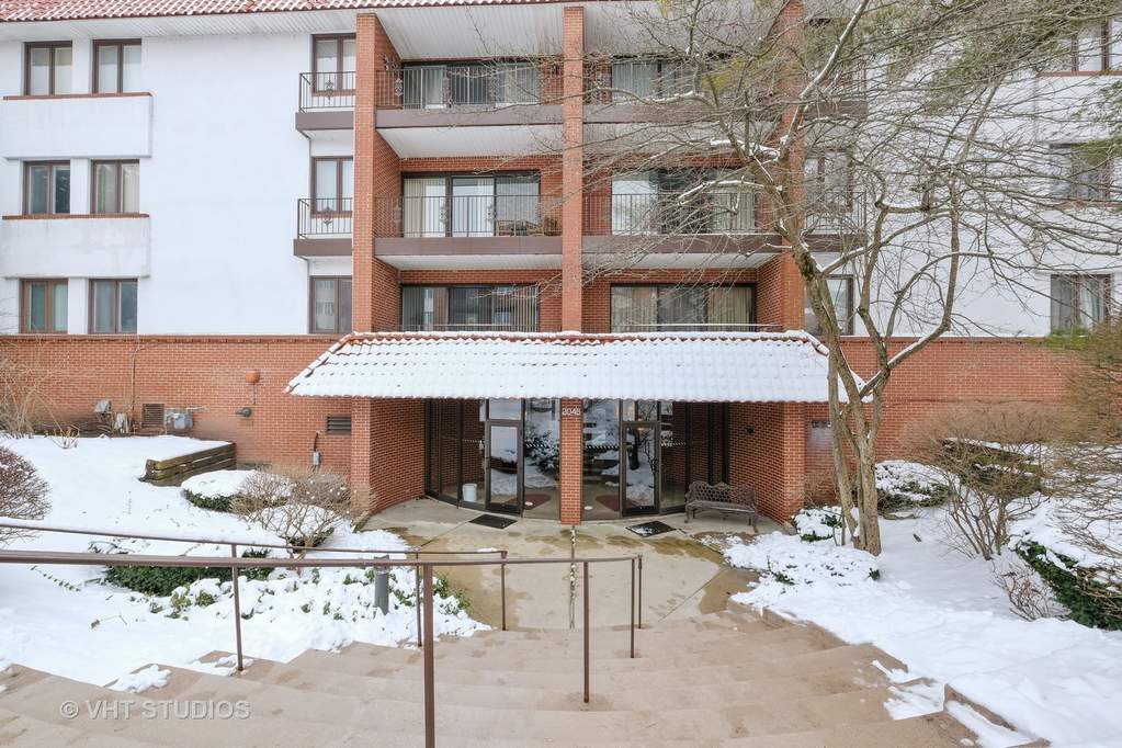 Property photo of 2046 St Johns Avenue #3E in HIGHLAND PARK, Illinois