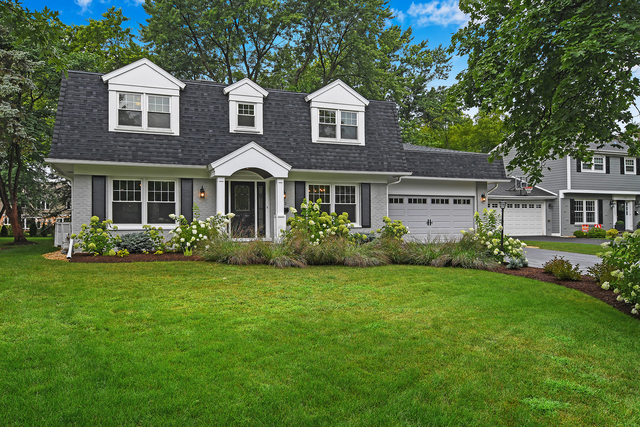 Property photo of 122 Columbia Avenue in HINSDALE, Illinois