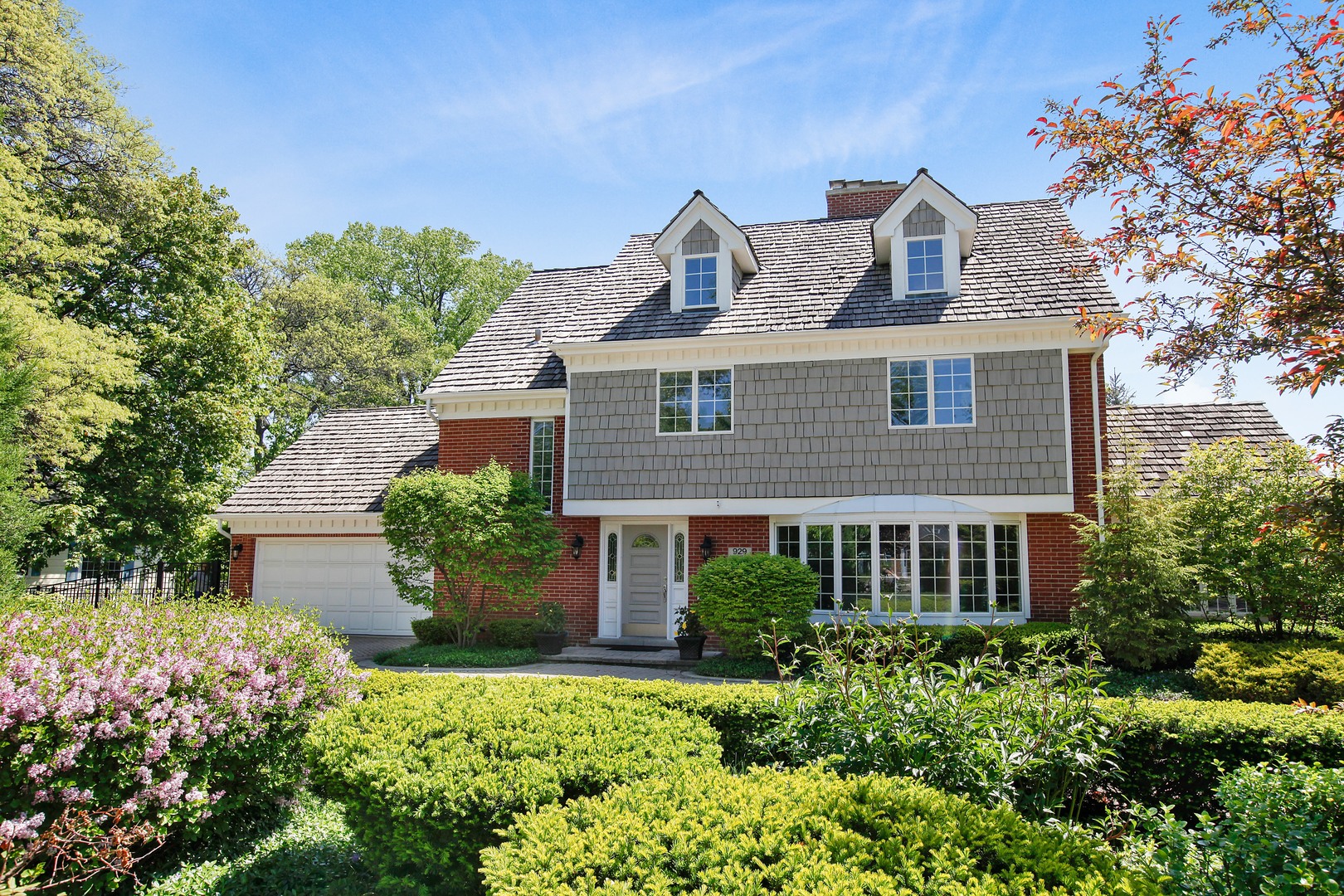 Property photo of 929 S Garfield Street in HINSDALE, Illinois