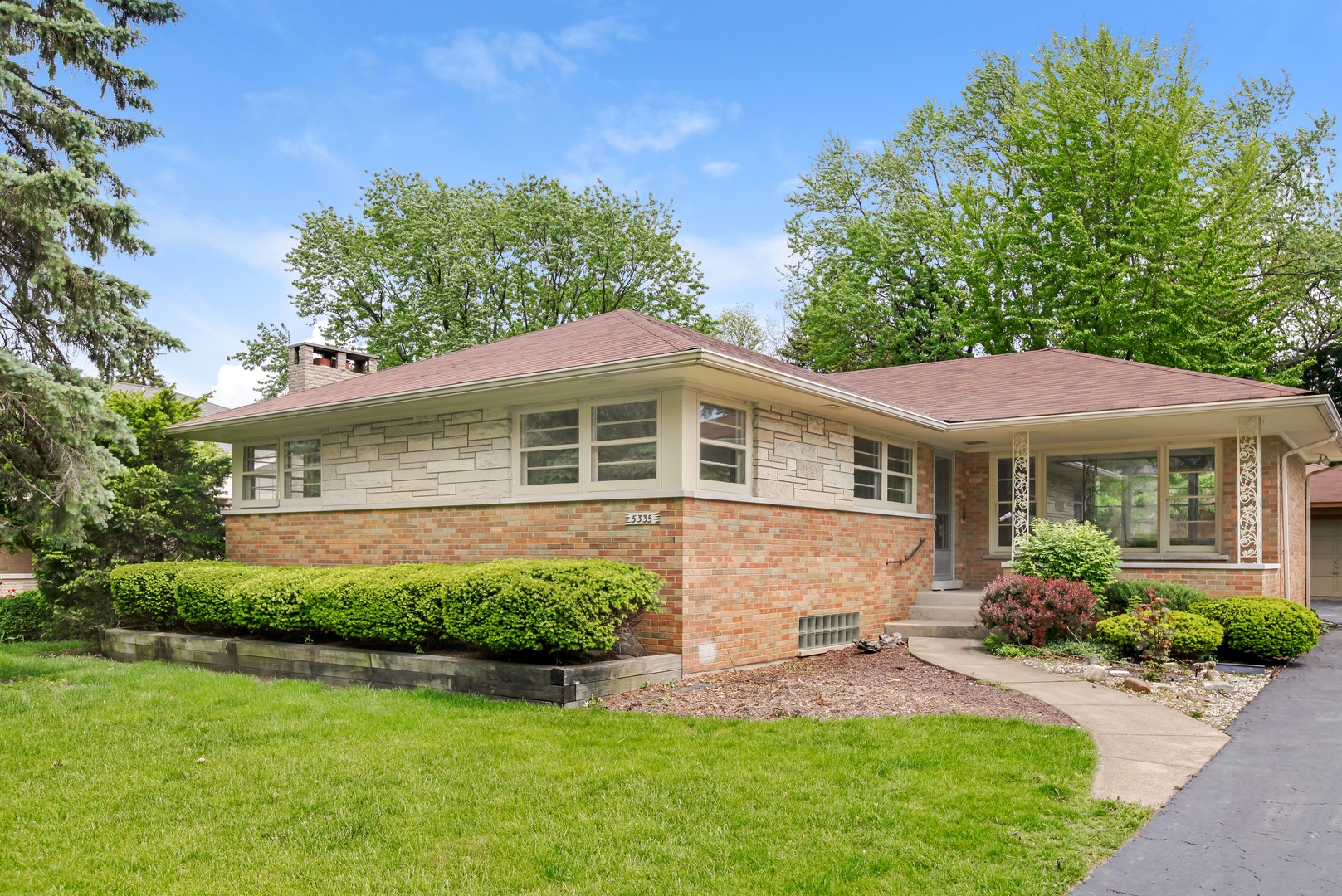 Property photo of 5335 Lawn Avenue in WESTERN SPRINGS, Illinois