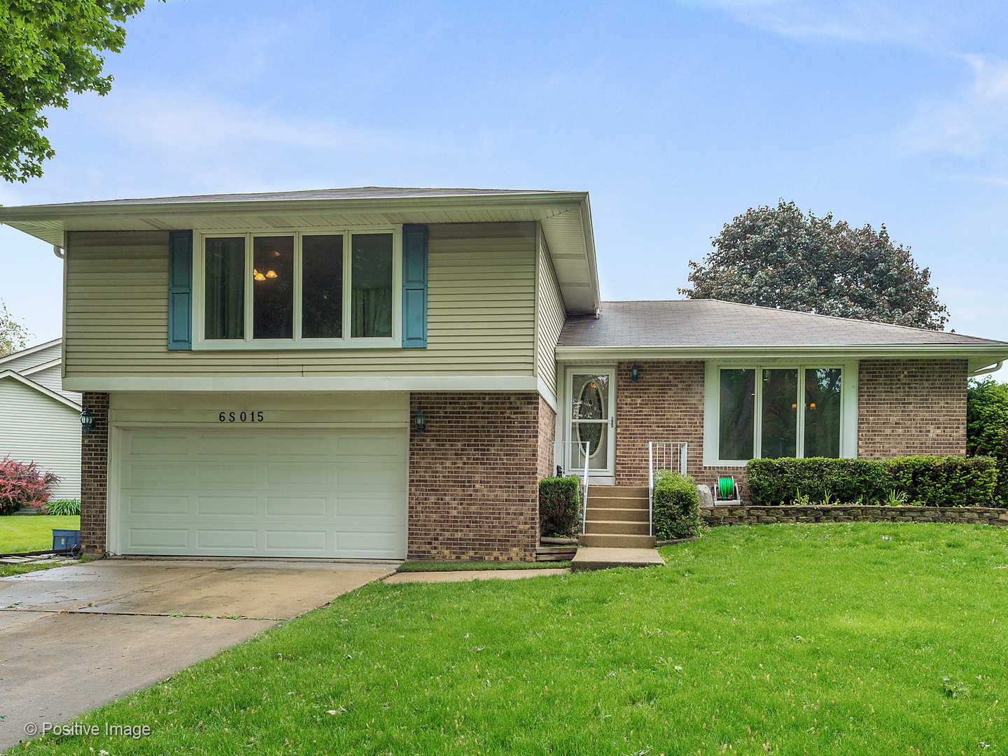 Property photo of 6S015 S Country Glen Drive in NAPERVILLE, Illinois