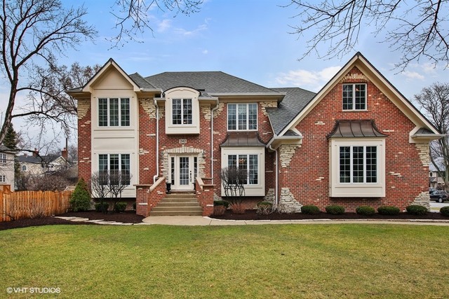 Property photo of 242 S Thurlow Street in HINSDALE, Illinois