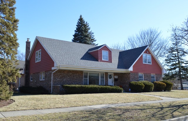 Property photo of 363 W Glade Road in PALATINE, Illinois