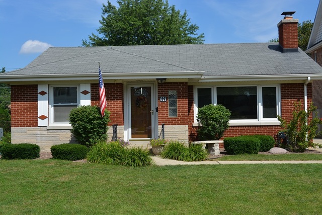 Property photo of 821 S Catherine Avenue in LA GRANGE, Illinois