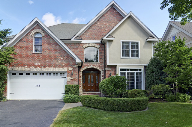 Property photo of 531 W Chicago Avenue in HINSDALE, Illinois