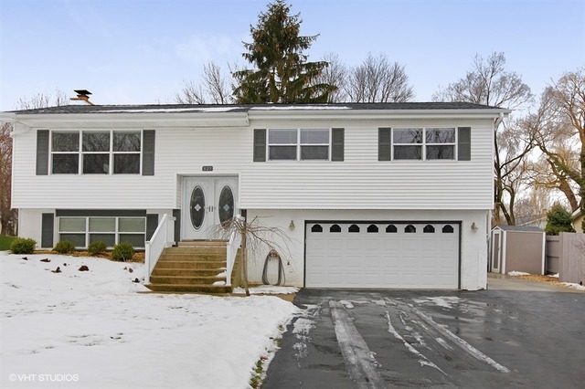 Property photo of 825 71st Street in DARIEN, Illinois