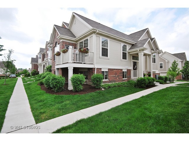 Property photo of 0N084 Forsythe Court in Winfield, Illinois