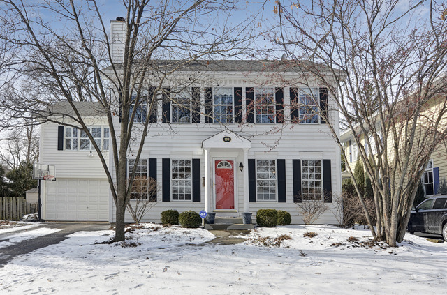 Property photo of 104 Oxford Avenue in CLARENDON HILLS, Illinois