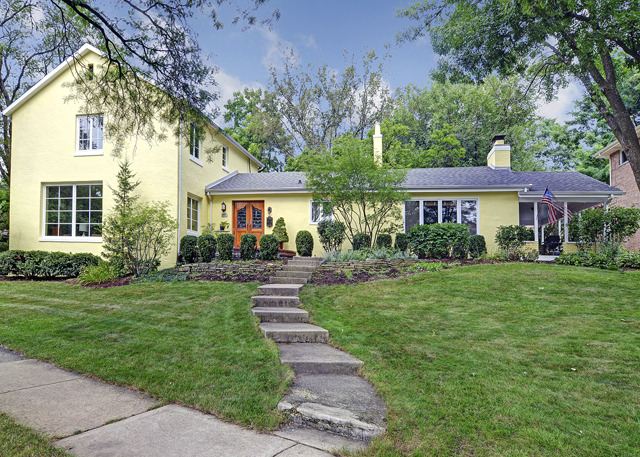 Property photo of 213 Harris Avenue in CLARENDON HILLS, Illinois