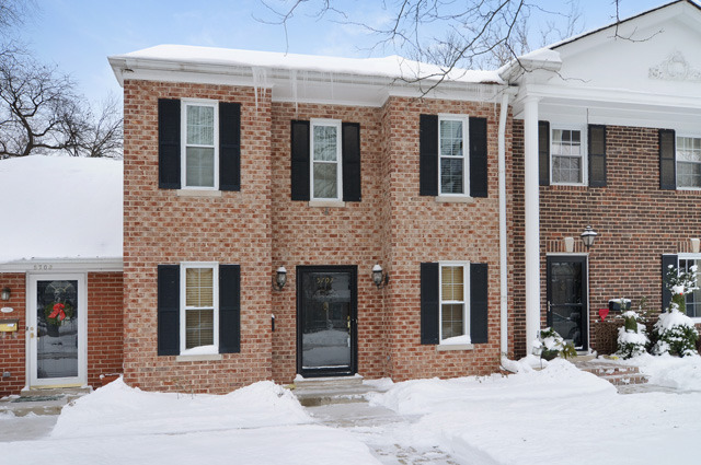 Property photo of 5707 Sutton Place in HINSDALE, Illinois