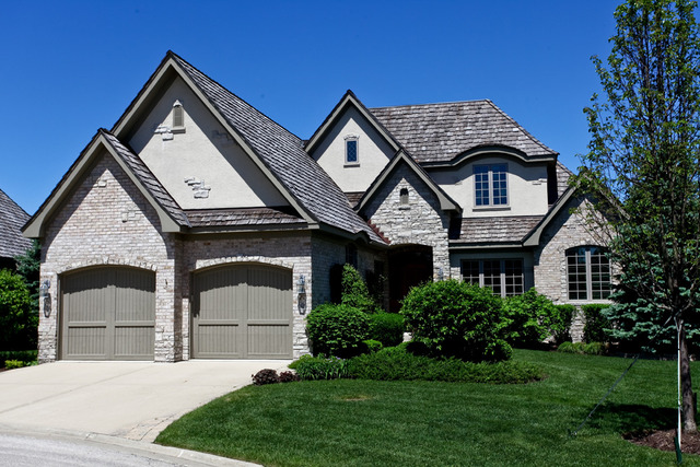 Property photo of 63 Forest Gate Circle in OAK BROOK, Illinois
