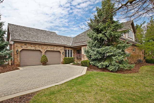 Property photo of 1 Berkshire Lane in BURR RIDGE, Illinois