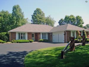 Property photo of 17w072 Terry Trail in HINSDALE, Illinois