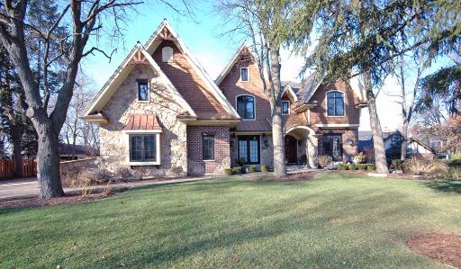 Property photo of 334 Ridge Avenue in CLARENDON HILLS, Illinois