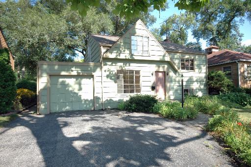 Property photo of 4641 Linscott Avenue in DOWNERS GROVE, Illinois