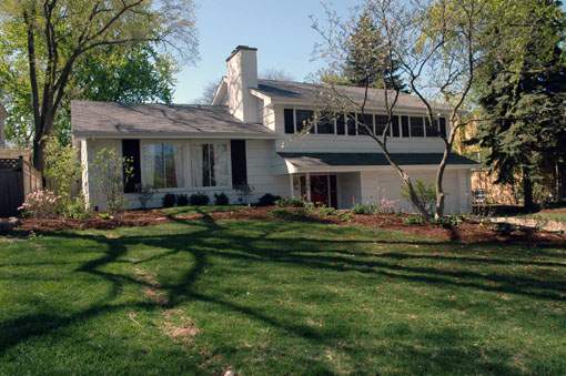 Property photo of 406 W Eighth Street in HINSDALE, Illinois