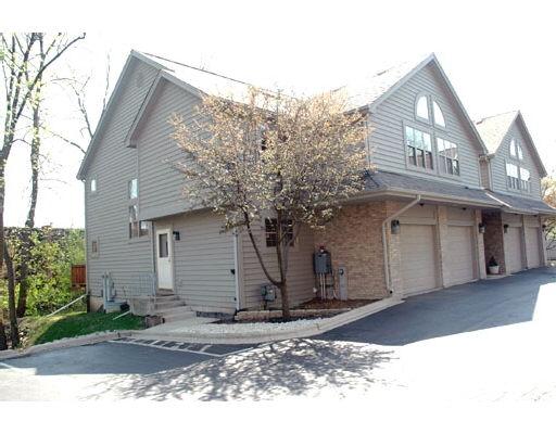 Property photo of 417 Clarendon Ct. #417 in CLARENDON HILLS, Illinois