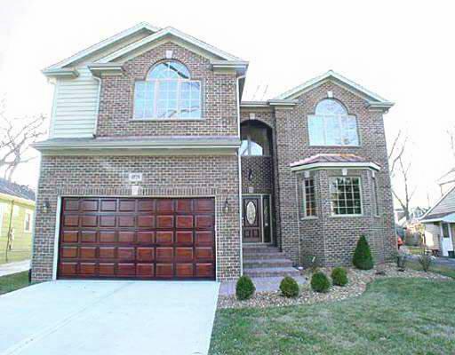 Property photo of 4528 Washington in DOWNERS GROVE, Illinois