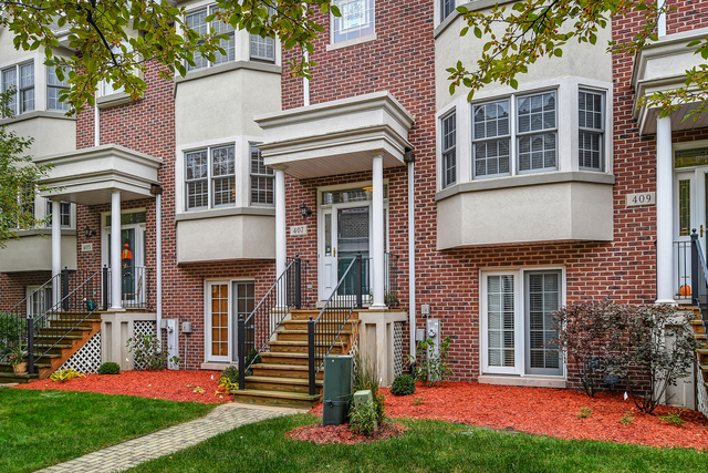 Property photo of 407 W Hillgrove Avenue in La Grange, Illinois